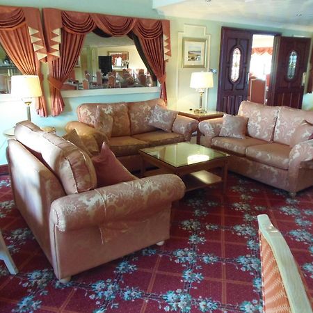Lakeside International Hotel Camberley Ngoại thất bức ảnh