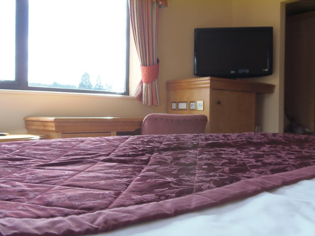 Lakeside International Hotel Camberley Phòng bức ảnh