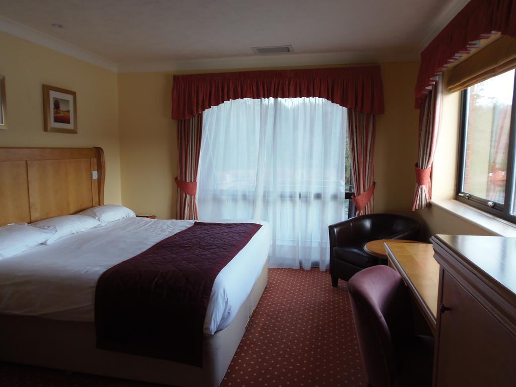Lakeside International Hotel Camberley Phòng bức ảnh