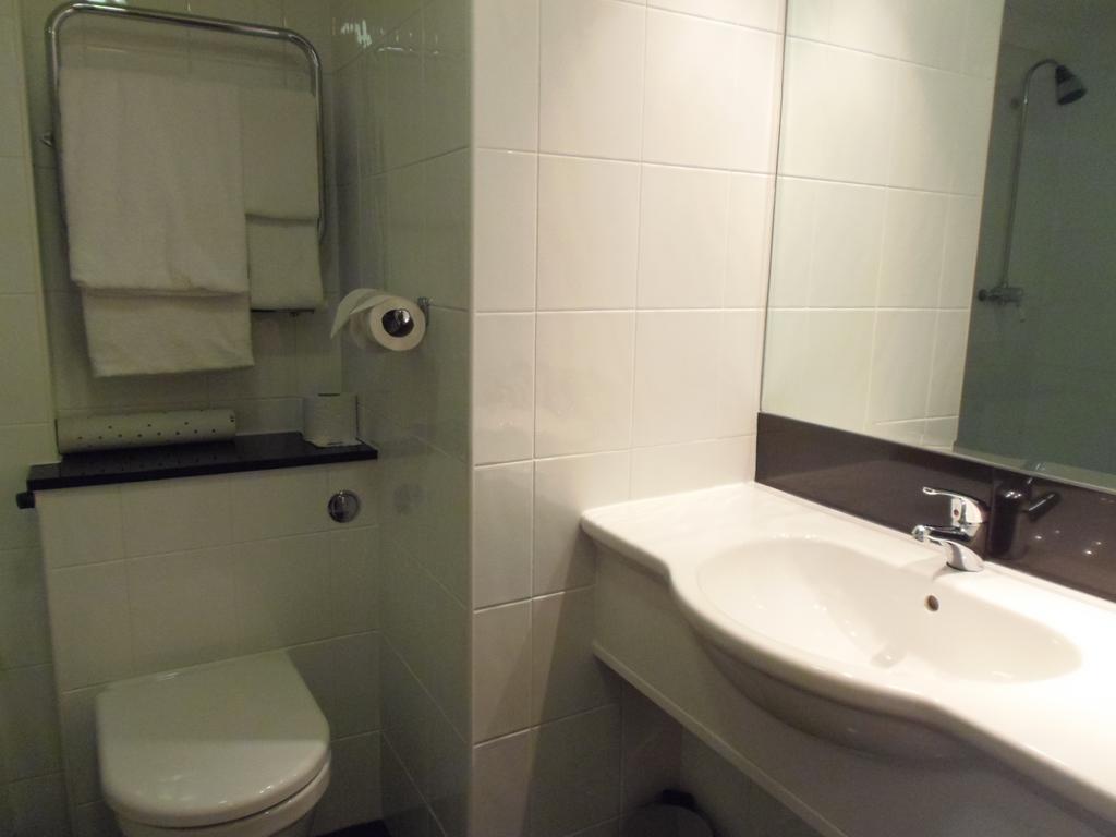 Lakeside International Hotel Camberley Phòng bức ảnh