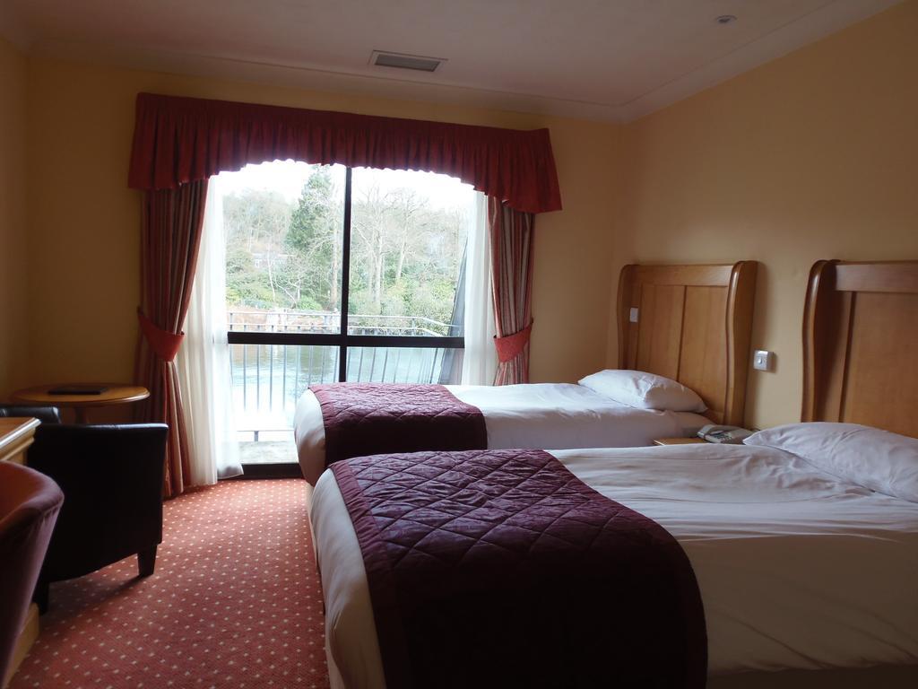 Lakeside International Hotel Camberley Phòng bức ảnh