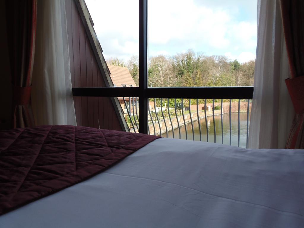 Lakeside International Hotel Camberley Phòng bức ảnh