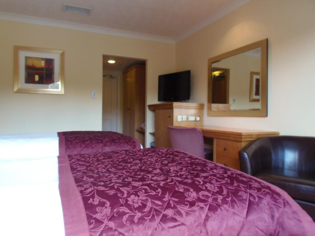 Lakeside International Hotel Camberley Phòng bức ảnh