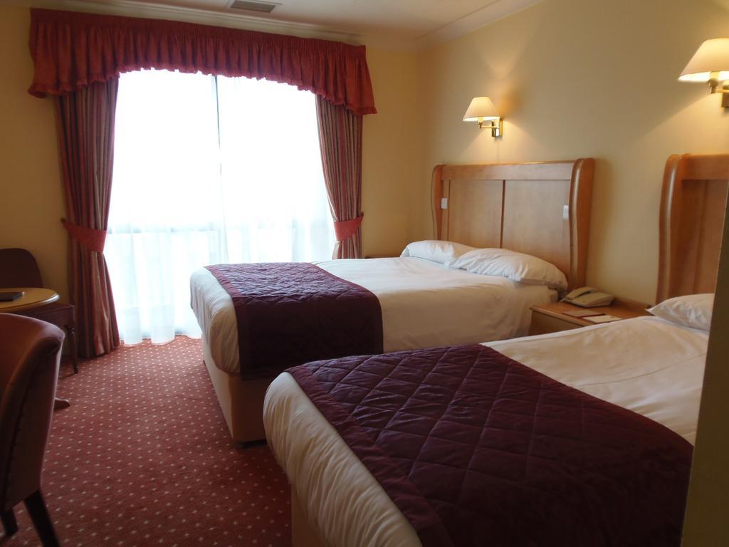 Lakeside International Hotel Camberley Phòng bức ảnh
