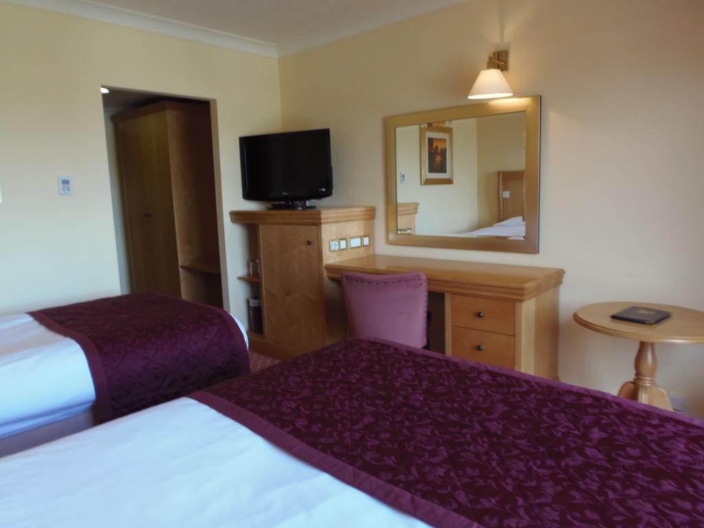 Lakeside International Hotel Camberley Phòng bức ảnh