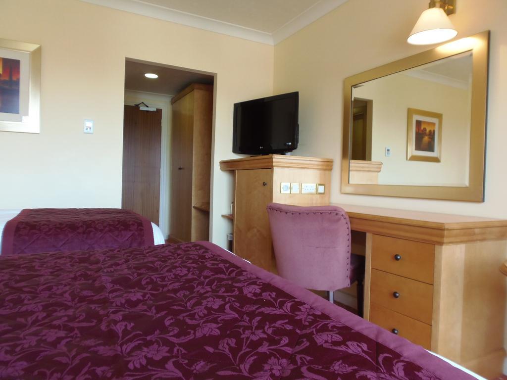 Lakeside International Hotel Camberley Phòng bức ảnh